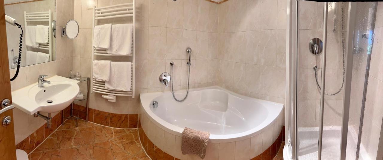Loipenstubn Otel Brixen im Thale Dış mekan fotoğraf